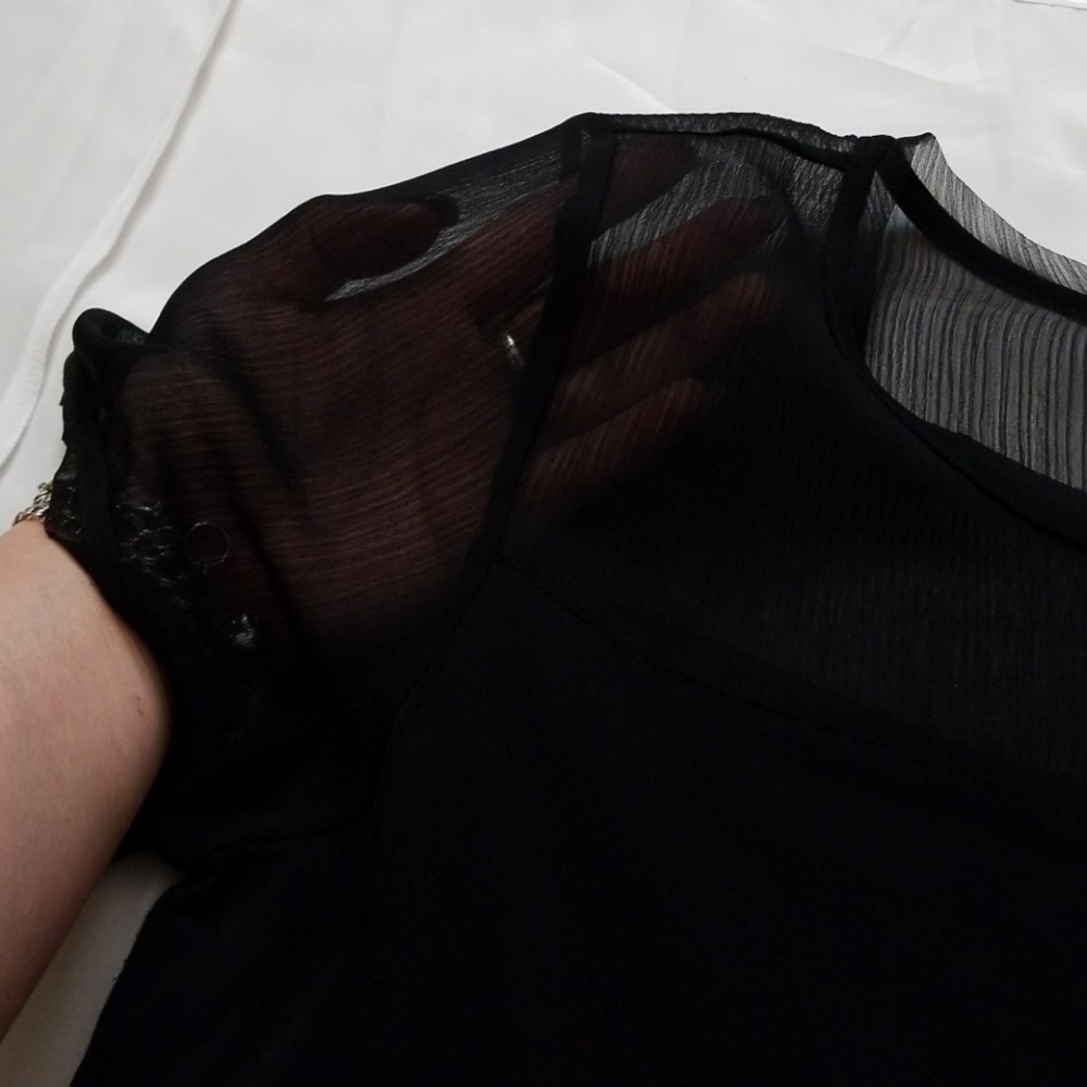 H&M Lady Sheer Top - Picture 2 of 5